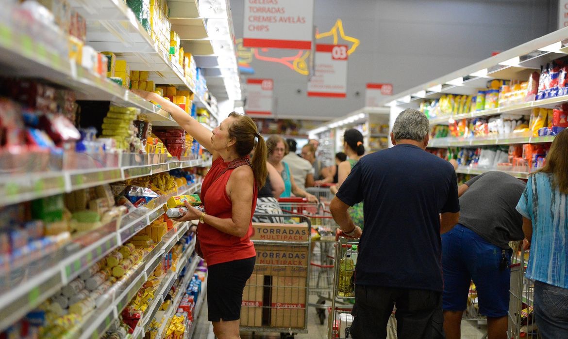 Comércio eletrônico veio para ficar, e só supermercados tendem a sobreviver