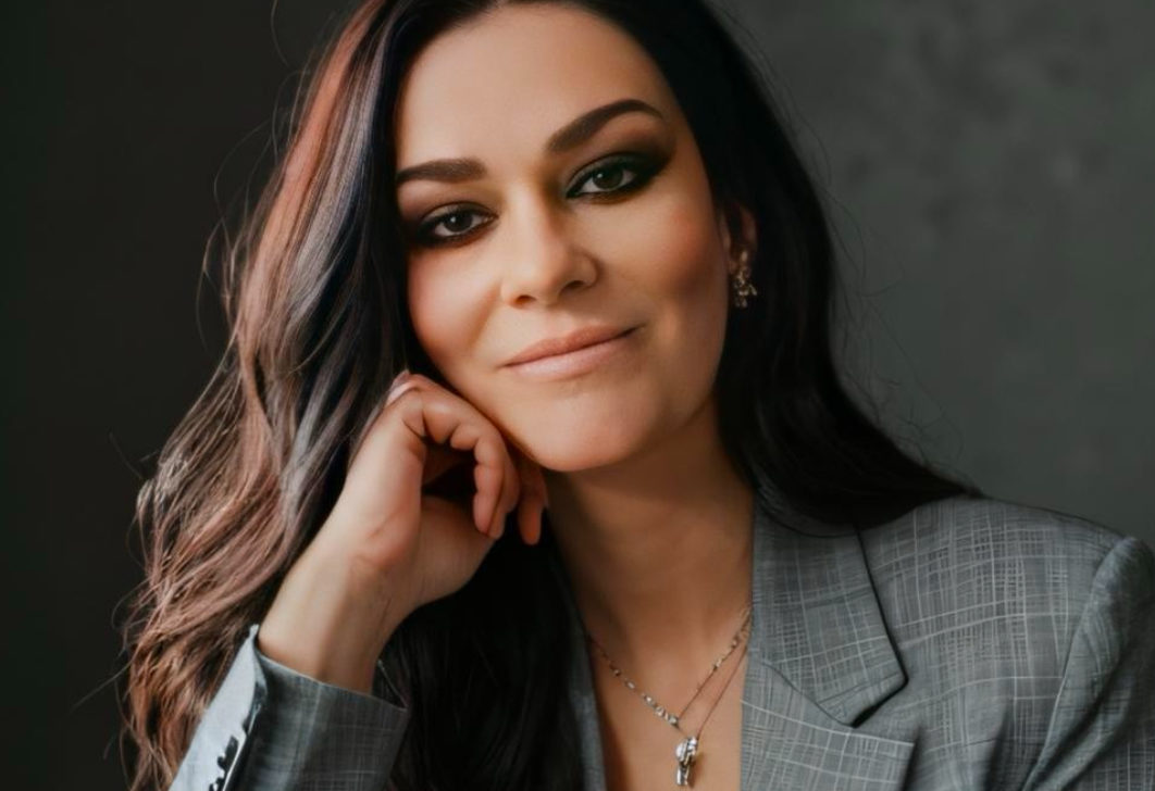 Patrícia Maranhão: A artista brasileira que une nobreza, arte e ciência e conquista prêmio internacional em Los Angeles